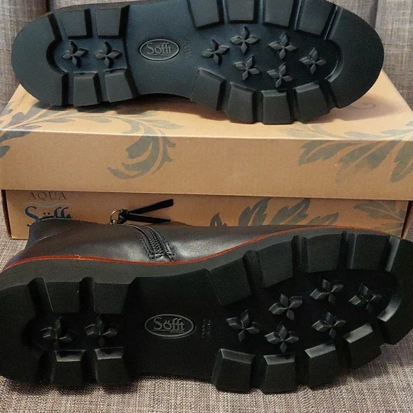 Sofft Women's Black Ankle Zip Boots with Brown Trim Size 8.5 - Picture 3 of 7